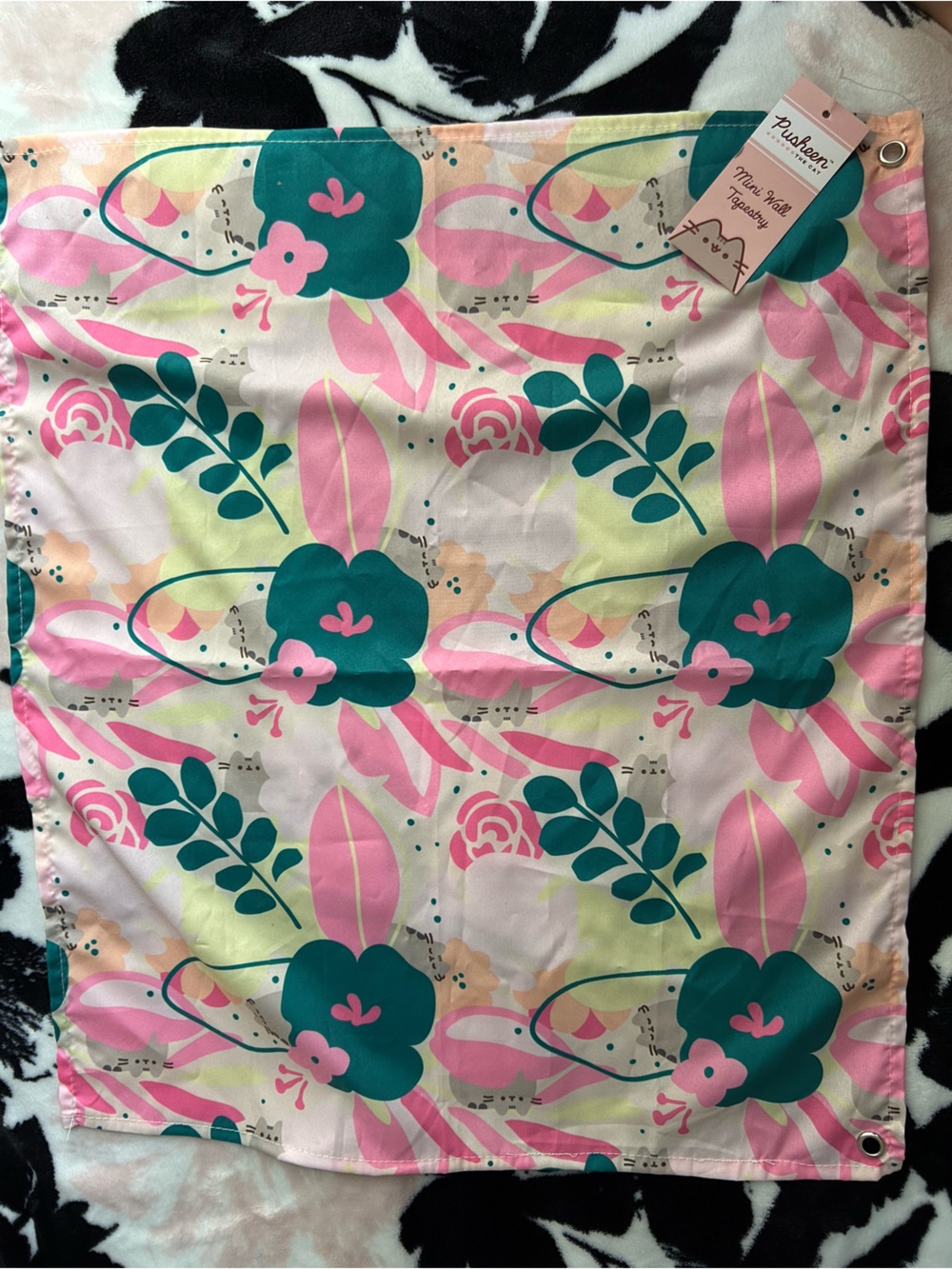 Pusheen Box Exclusive Mini Floral Wall Tapestry
